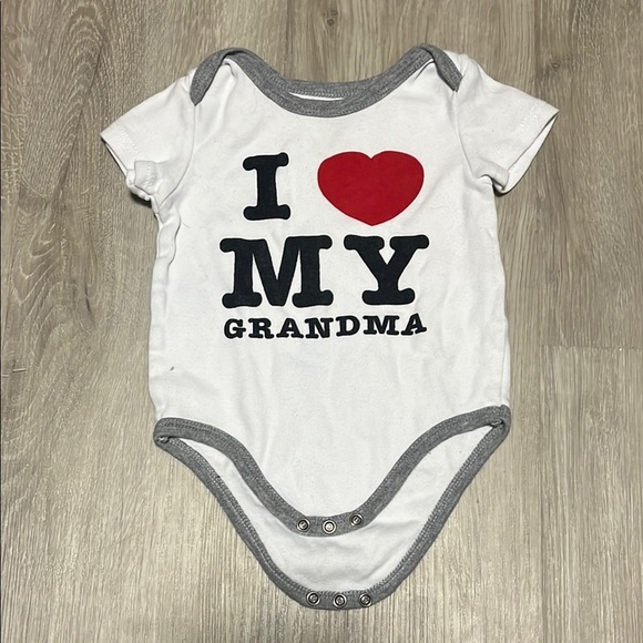 4/$20 Love My Grandma White and Gray Baby Onesie - Picture 1 of 1
